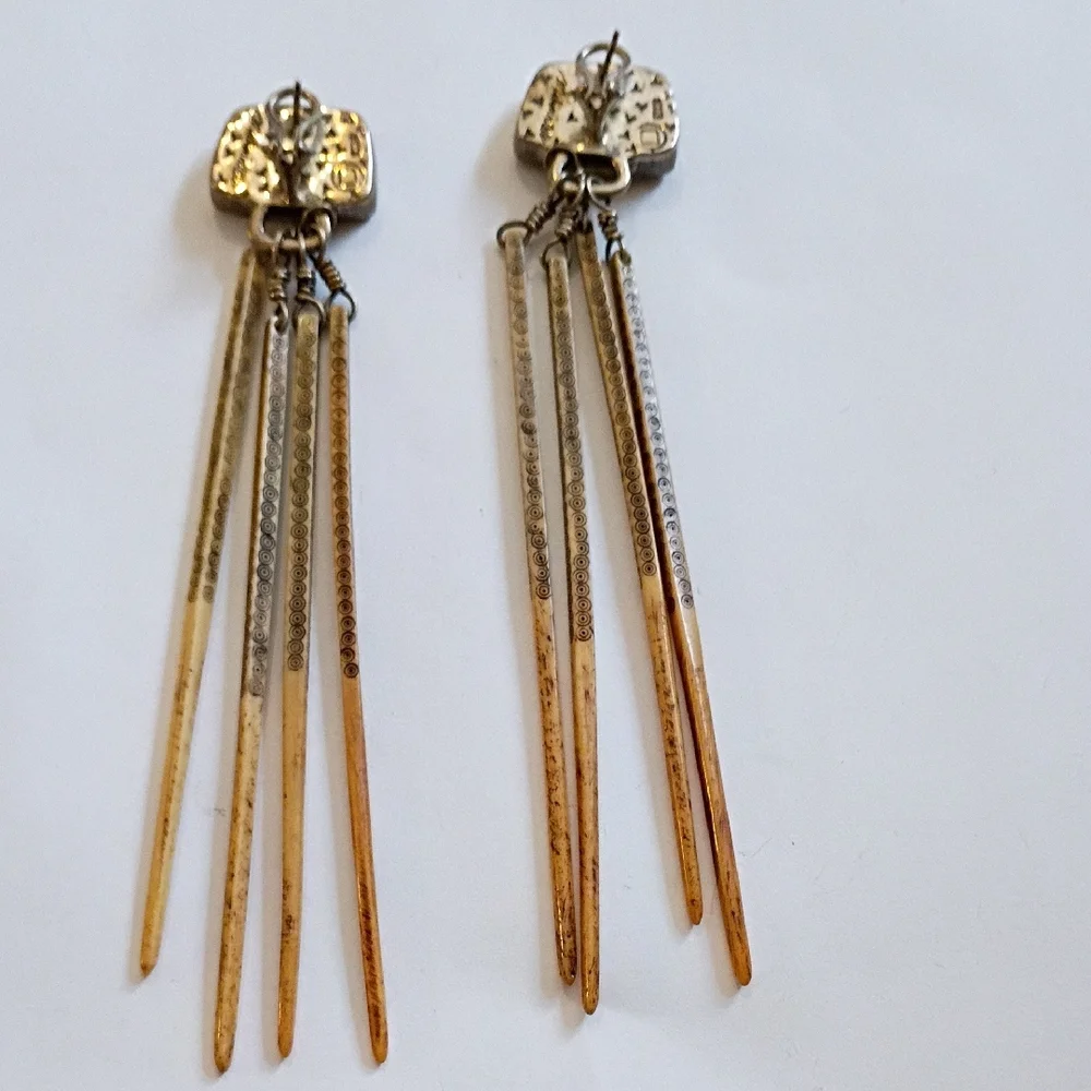 Melanie Deluca Hmong Bone Earrings - Picture 4 of 16